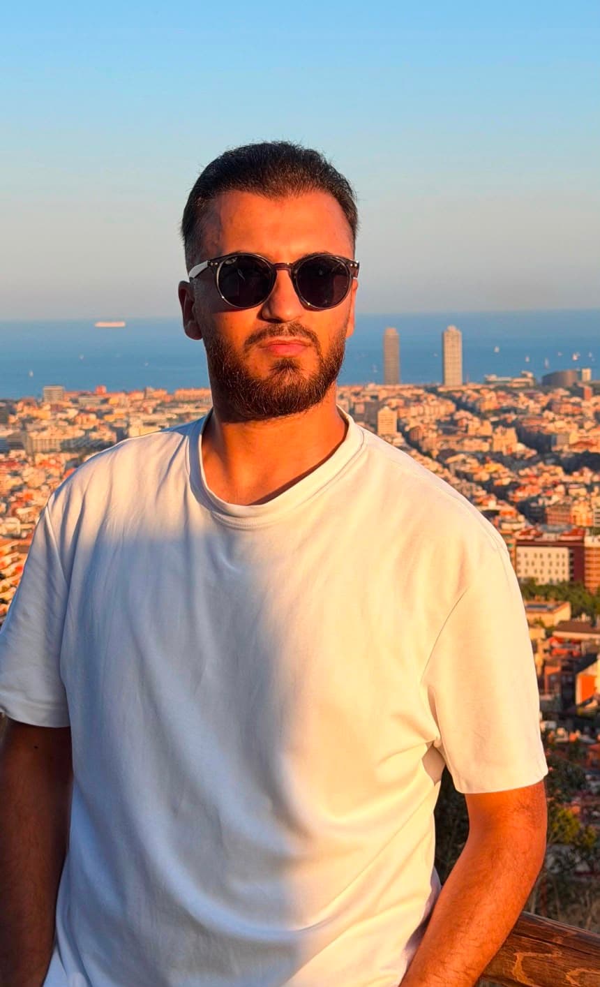 Sarmad von der Fahrschule iDrive Augsburg